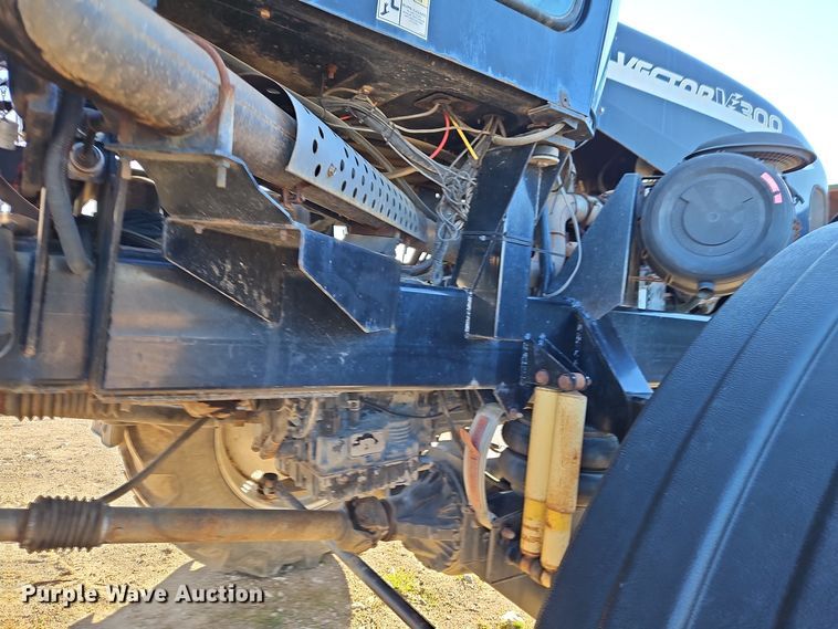 image for item EI8651 Vector V300 spreader