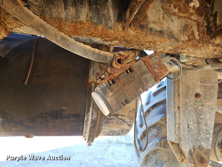 image for item EI8651 Vector V300 spreader