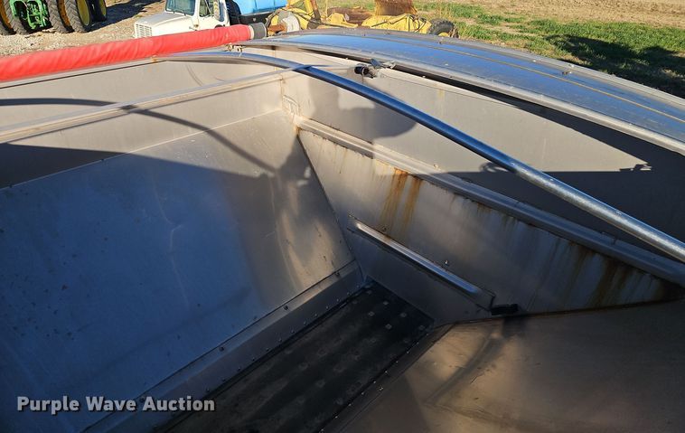 image for item EI8651 Vector V300 spreader