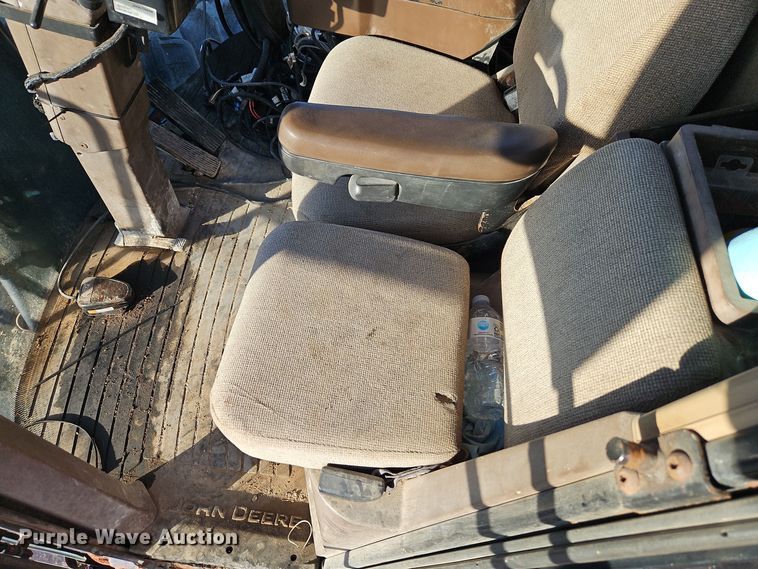 image for item EI8651 Vector V300 spreader