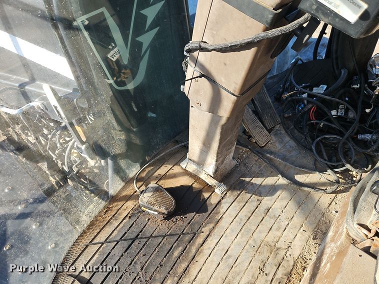 image for item EI8651 Vector V300 spreader