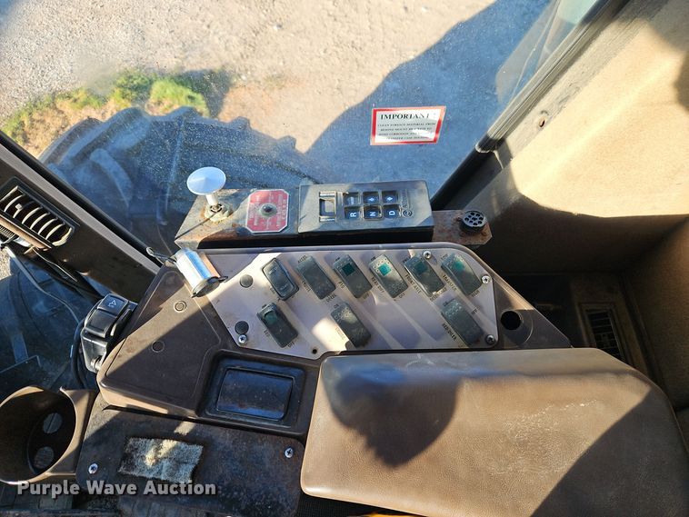 image for item EI8651 Vector V300 spreader