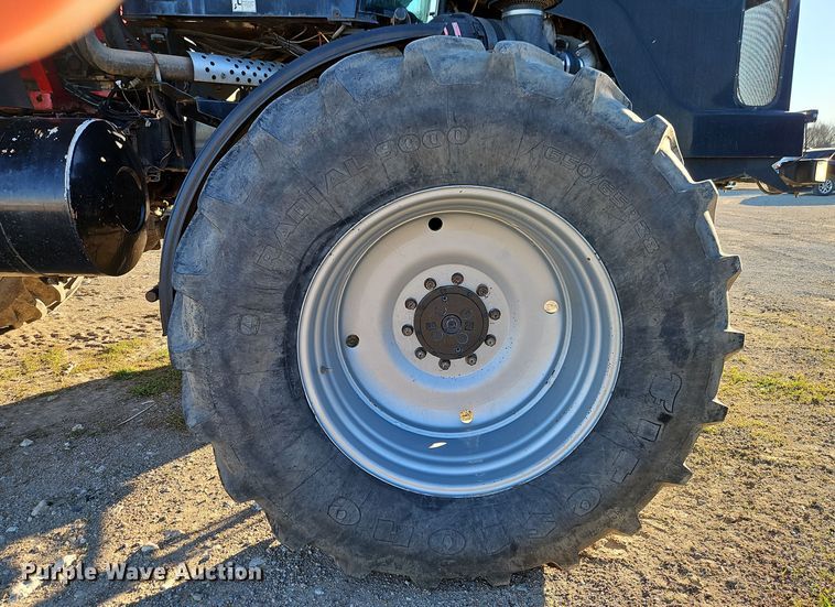 image for item EI8651 Vector V300 spreader