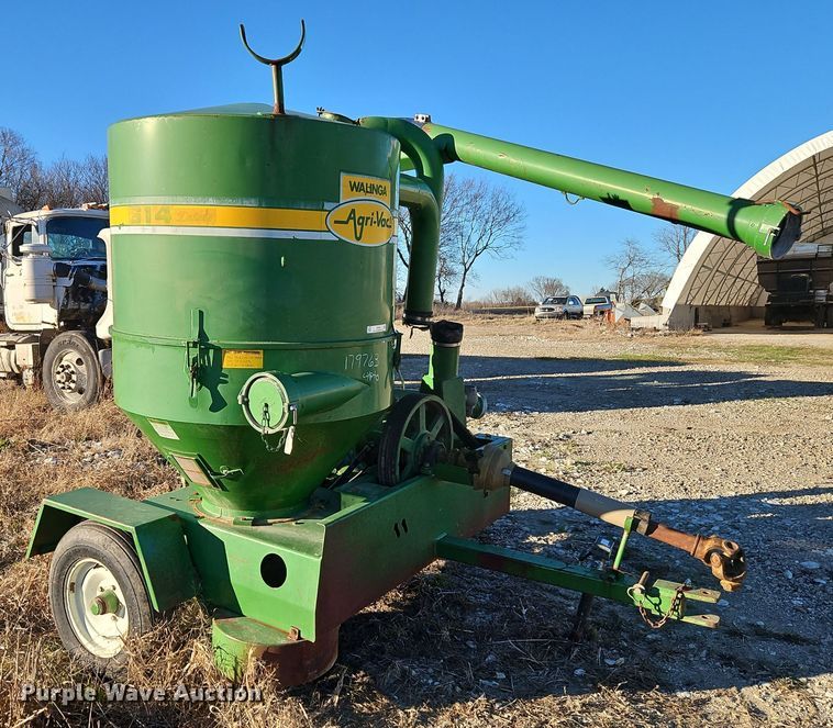 image for item EI8652 (2) Walinga Agri-Vac 614 Deluxe grain vacuums