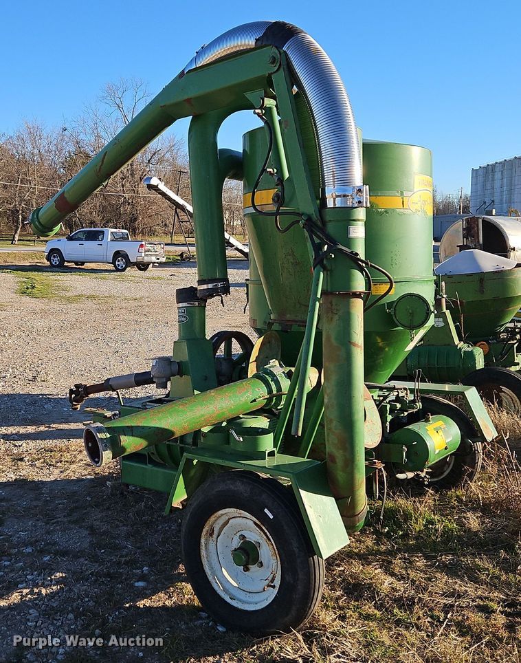 image for item EI8652 (2) Walinga Agri-Vac 614 Deluxe grain vacuums