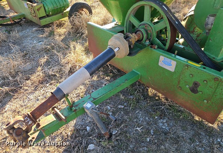 image for item EI8652 (2) Walinga Agri-Vac 614 Deluxe grain vacuums