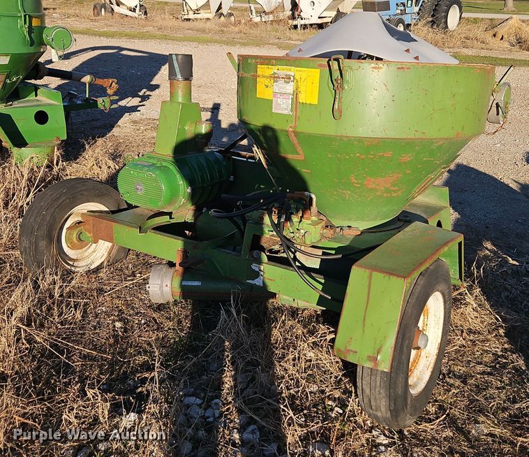 image for item EI8652 (2) Walinga Agri-Vac 614 Deluxe grain vacuums