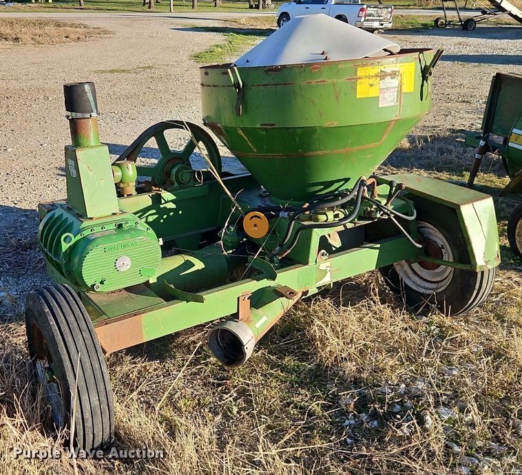 image for item EI8652 (2) Walinga Agri-Vac 614 Deluxe grain vacuums