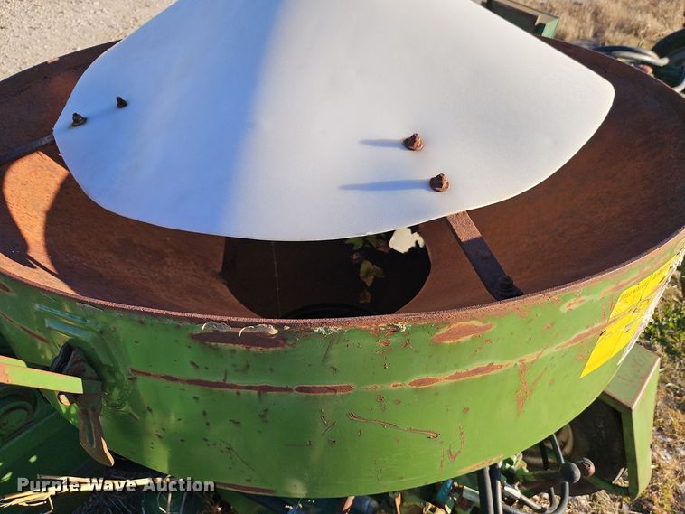 image for item EI8652 (2) Walinga Agri-Vac 614 Deluxe grain vacuums