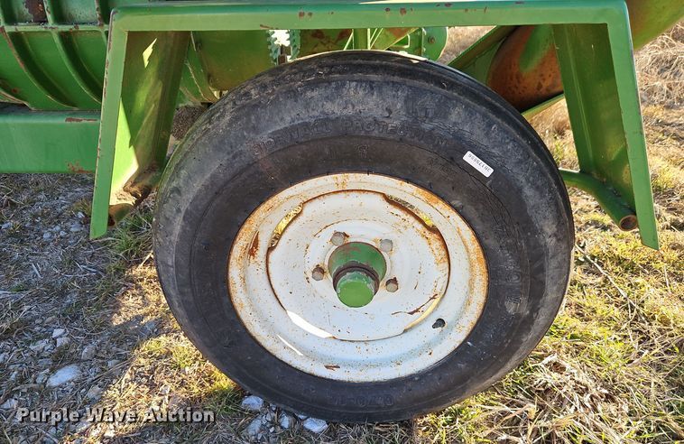 image for item EI8652 (2) Walinga Agri-Vac 614 Deluxe grain vacuums