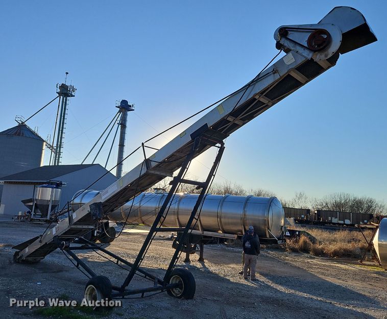 image for item EI8654 Adams fertilizer stainless steel conveyor