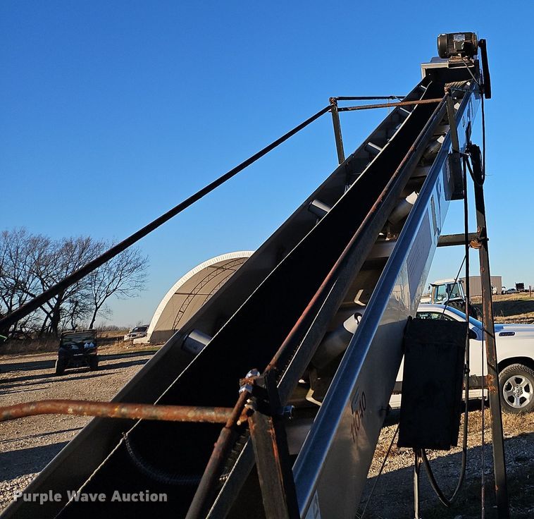 image for item EI8654 Adams fertilizer stainless steel conveyor