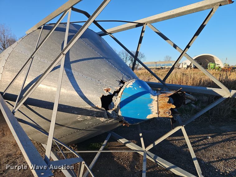 image for item EI8655 Grain silo