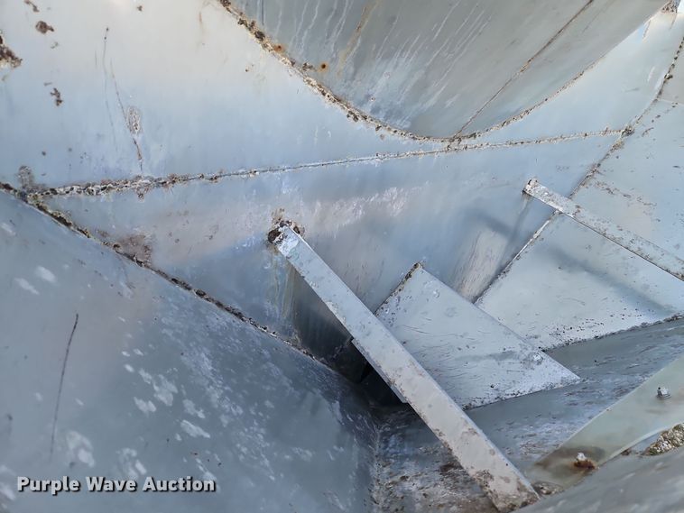 image for item EI8656 Waconia VT10 dry fertilizer mixer