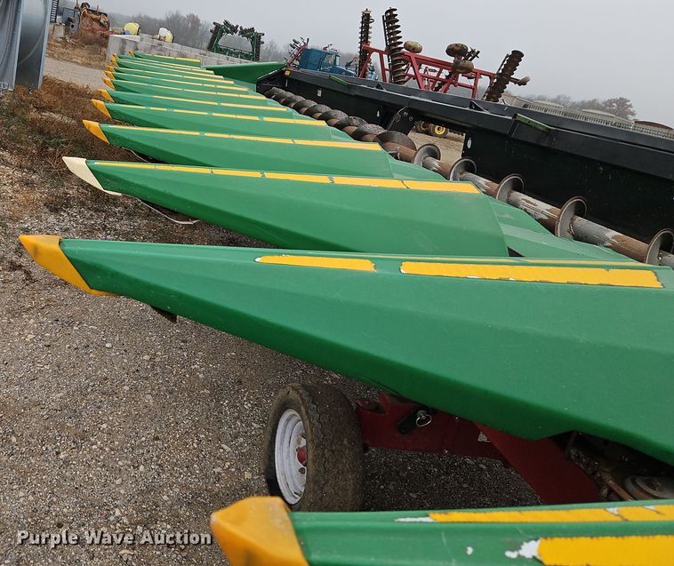 image for item EI8683 2010 Olimac Drago N12 corn head