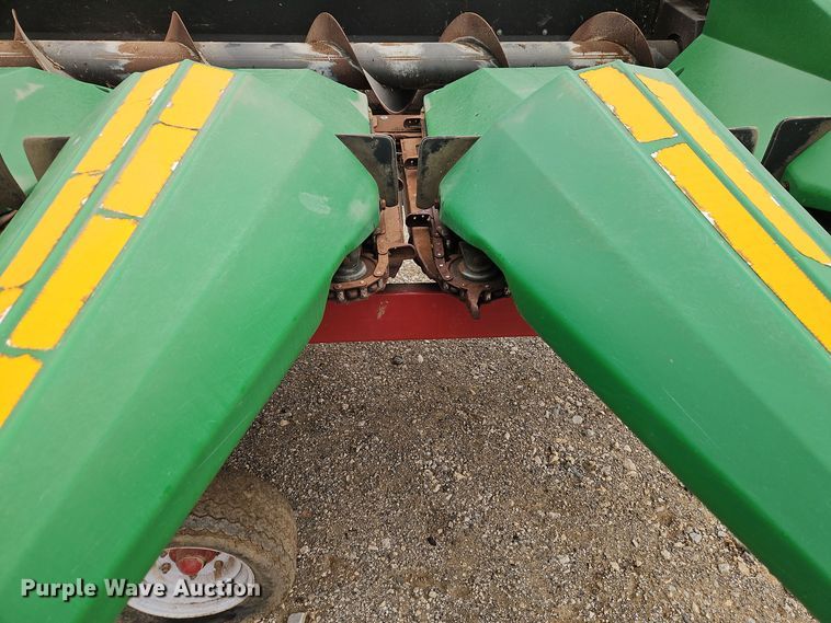 image for item EI8683 2010 Olimac Drago N12 corn head