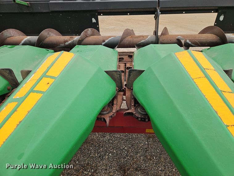 image for item EI8683 2010 Olimac Drago N12 corn head