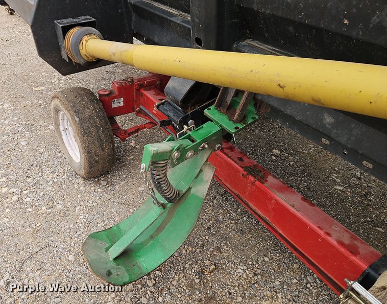 image for item EI8683 2010 Olimac Drago N12 corn head