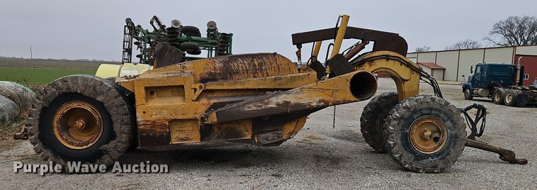 image for item EI8687 Caterpillar scraper