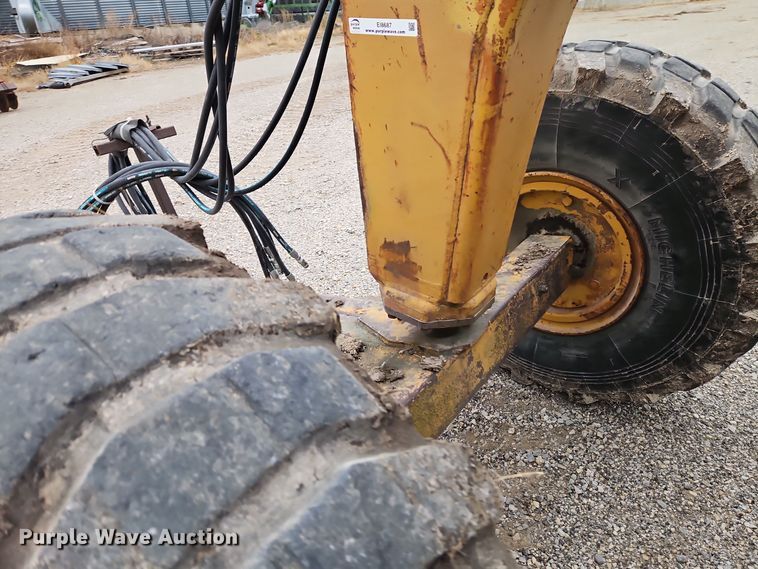 image for item EI8687 Caterpillar scraper