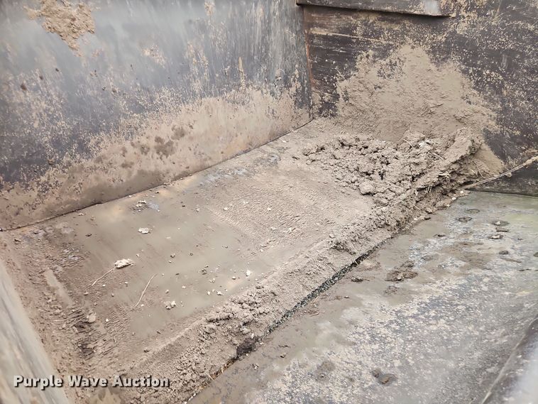 image for item EI8687 Caterpillar scraper