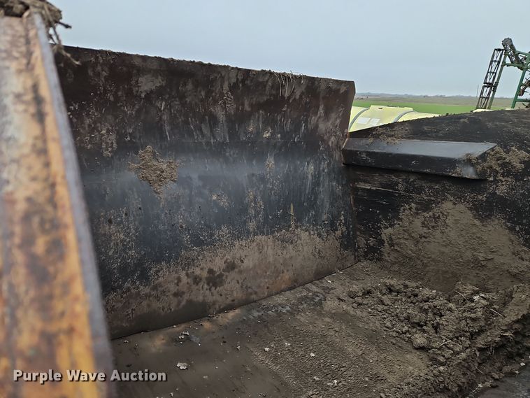 image for item EI8687 Caterpillar scraper