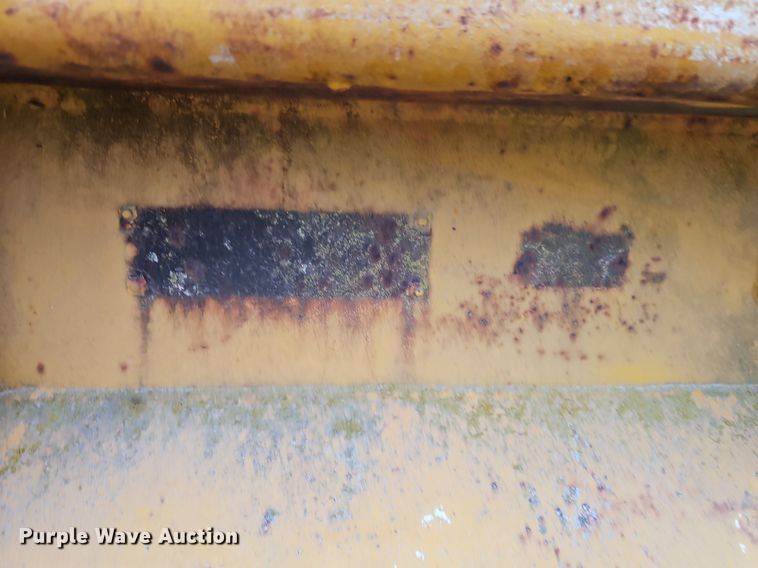 image for item EI8687 Caterpillar scraper