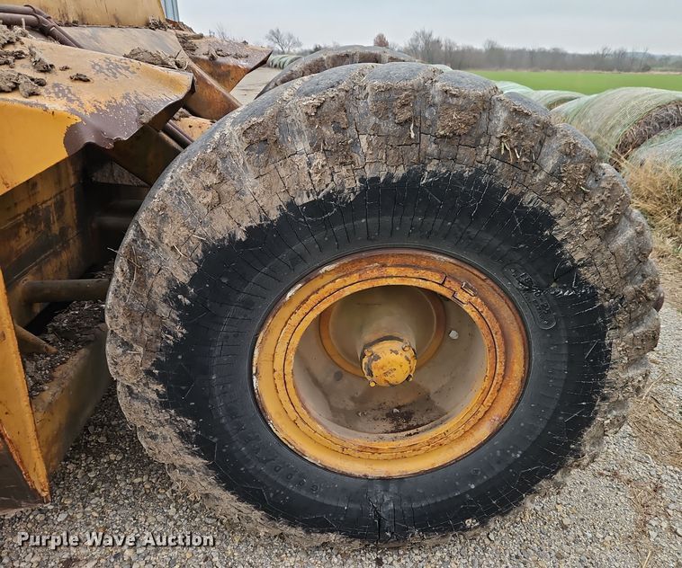 image for item EI8687 Caterpillar scraper