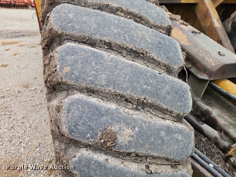 image for item EI8687 Caterpillar scraper