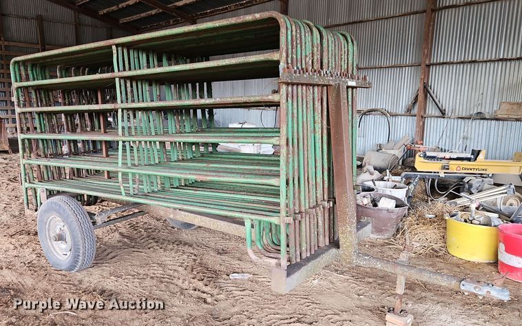 image for item EI8717 Livestock panel trailer