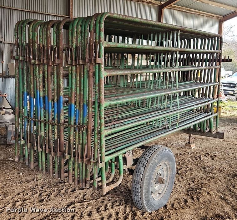 image for item EI8717 Livestock panel trailer