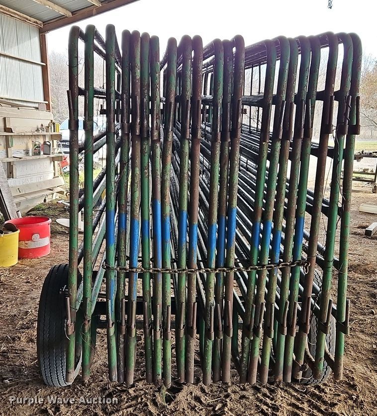 image for item EI8717 Livestock panel trailer