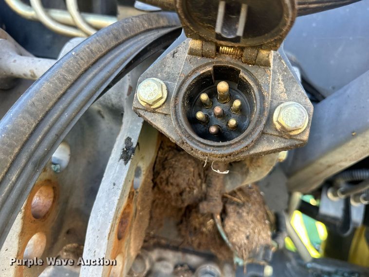 image for item EJ5168 2008 John Deere 5325 MFWD tractor