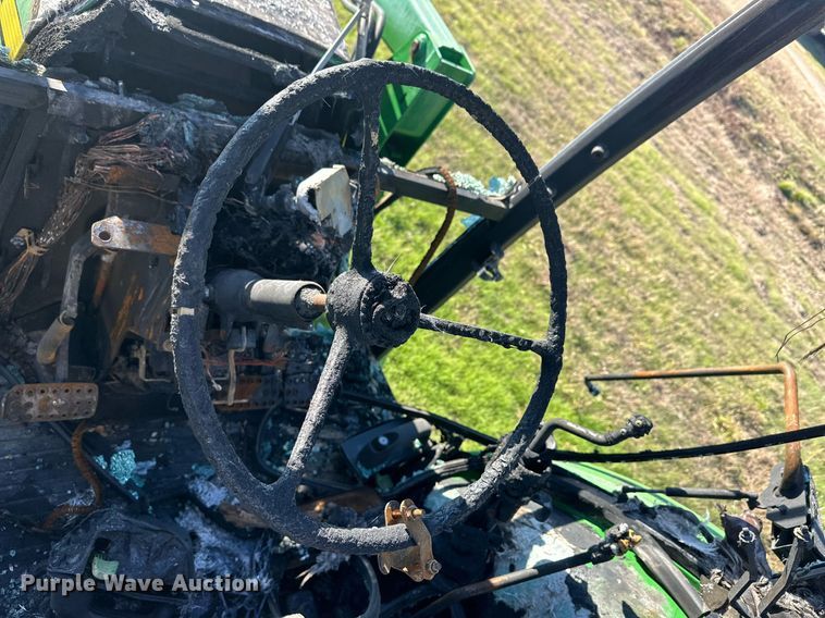 image for item EJ5168 2008 John Deere 5325 MFWD tractor