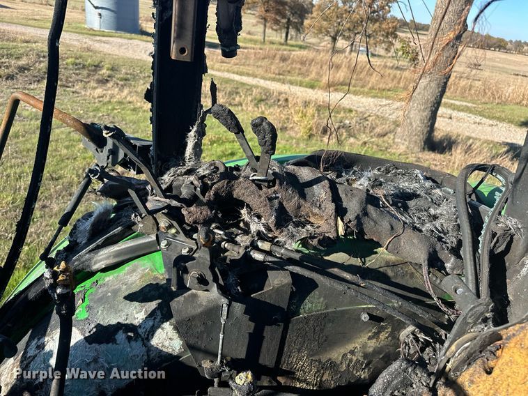 image for item EJ5168 2008 John Deere 5325 MFWD tractor