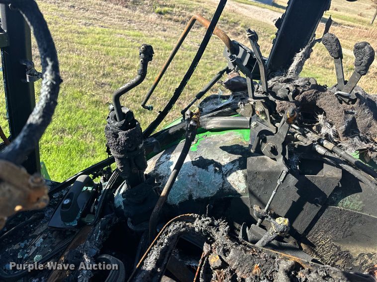 image for item EJ5168 2008 John Deere 5325 MFWD tractor