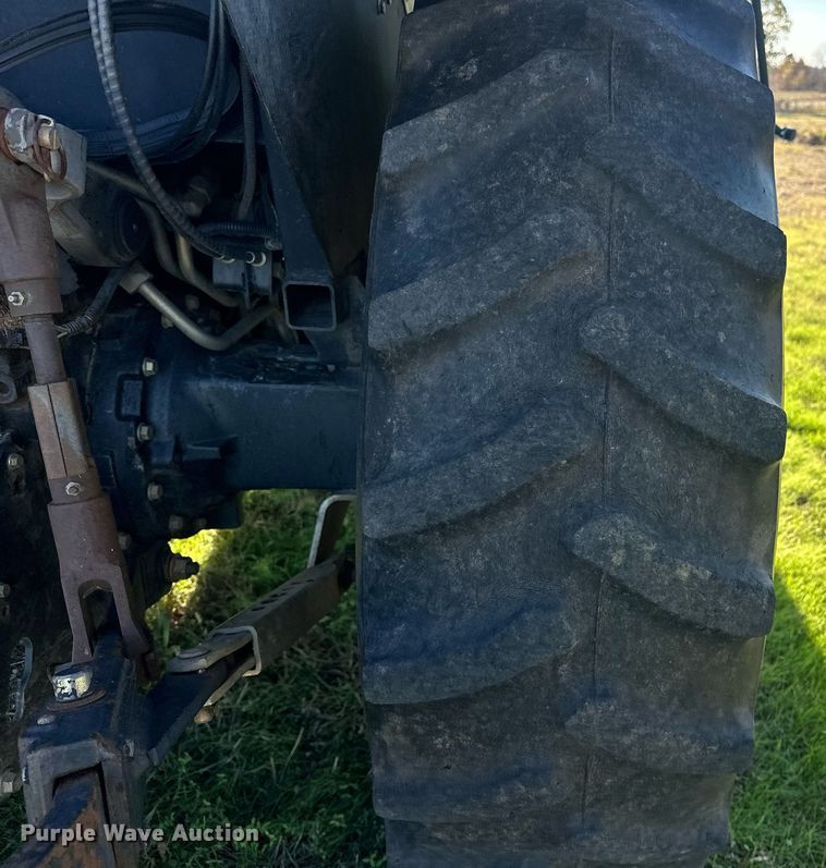 image for item EJ5168 2008 John Deere 5325 MFWD tractor