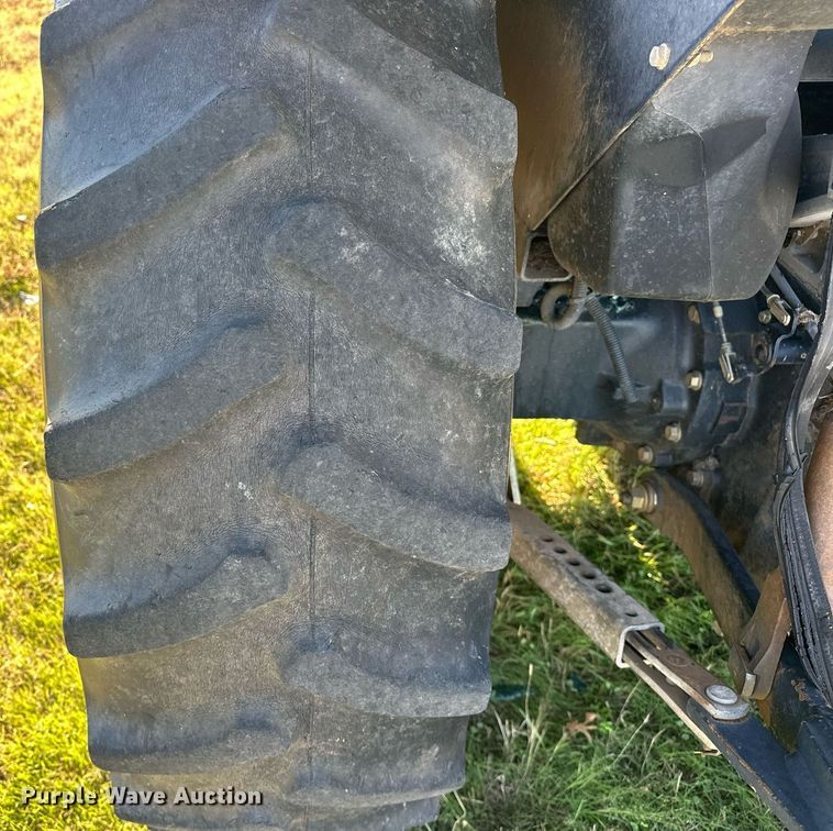 image for item EJ5168 2008 John Deere 5325 MFWD tractor