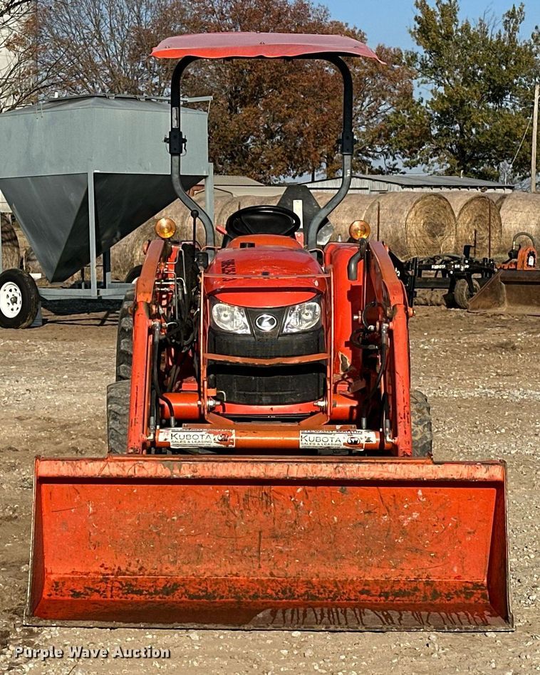 image for item EJ5192 Kubota L2501D MFWD tractor