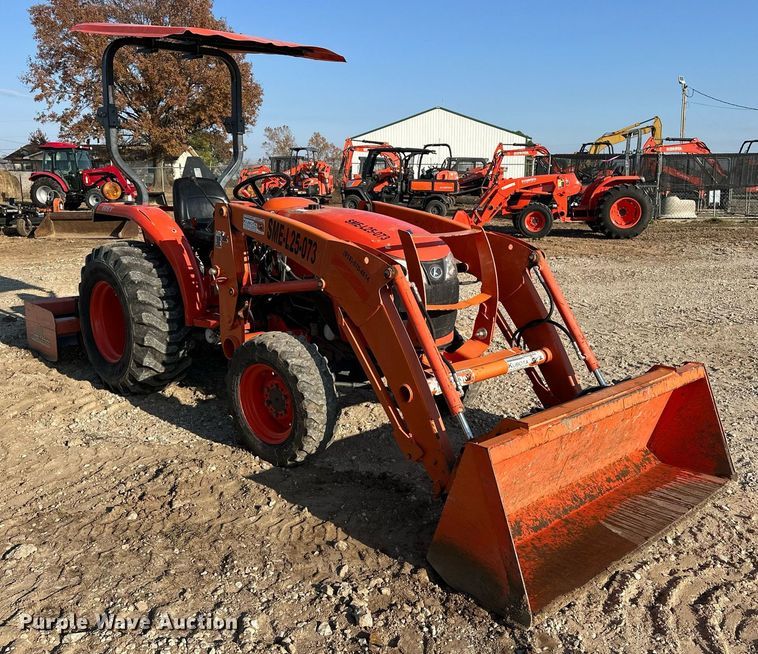 image for item EJ5192 Kubota L2501D MFWD tractor