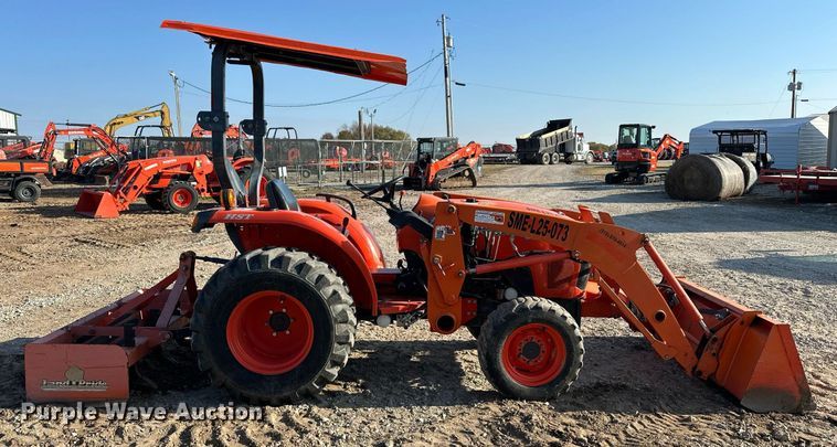 image for item EJ5192 Kubota L2501D MFWD tractor