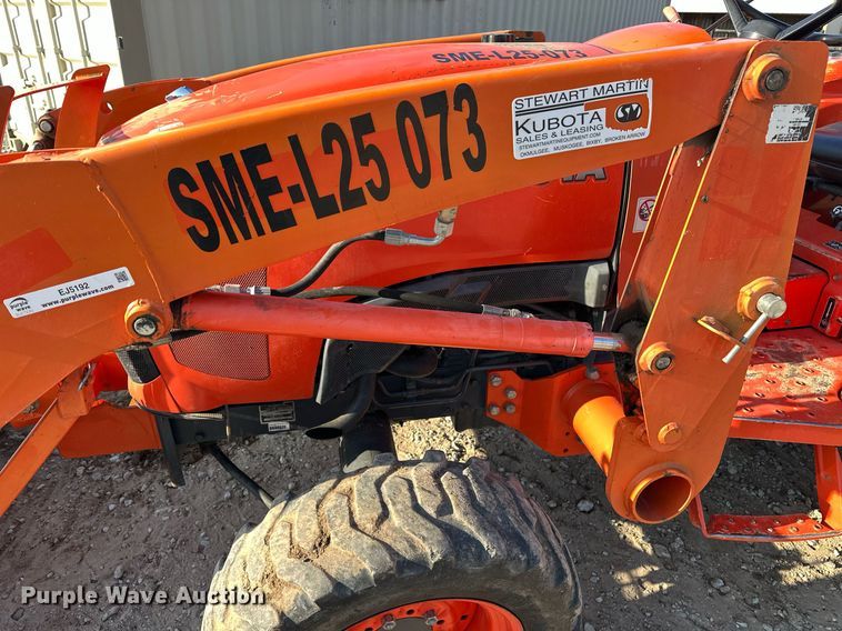 image for item EJ5192 Kubota L2501D MFWD tractor