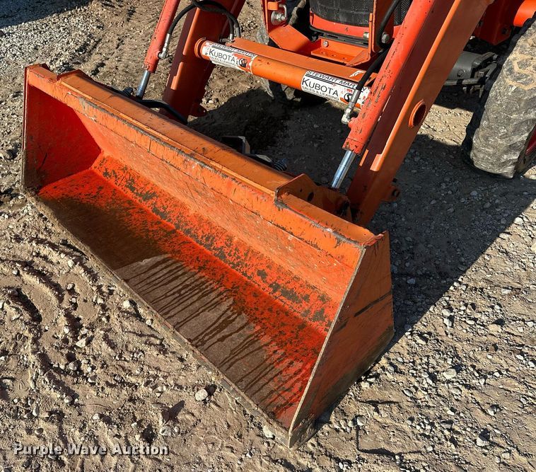 image for item EJ5192 Kubota L2501D MFWD tractor