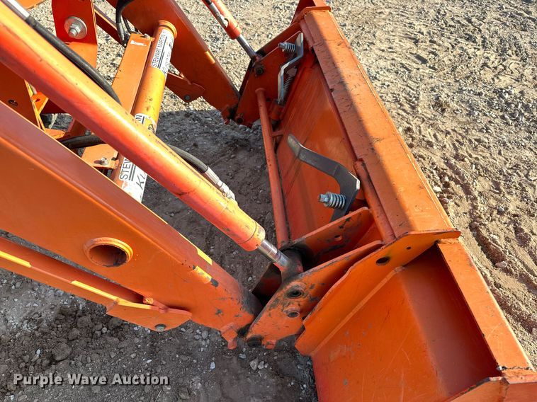 image for item EJ5192 Kubota L2501D MFWD tractor