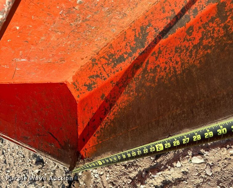 image for item EJ5192 Kubota L2501D MFWD tractor