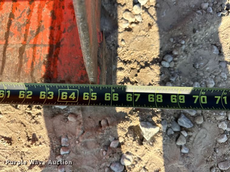 image for item EJ5192 Kubota L2501D MFWD tractor