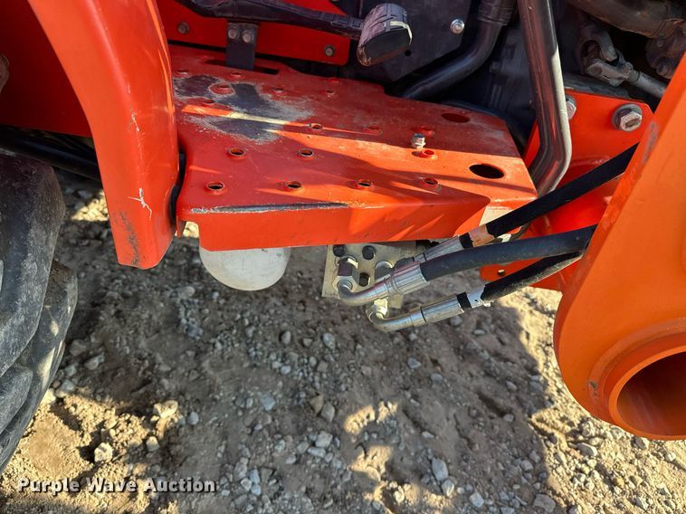 image for item EJ5192 Kubota L2501D MFWD tractor
