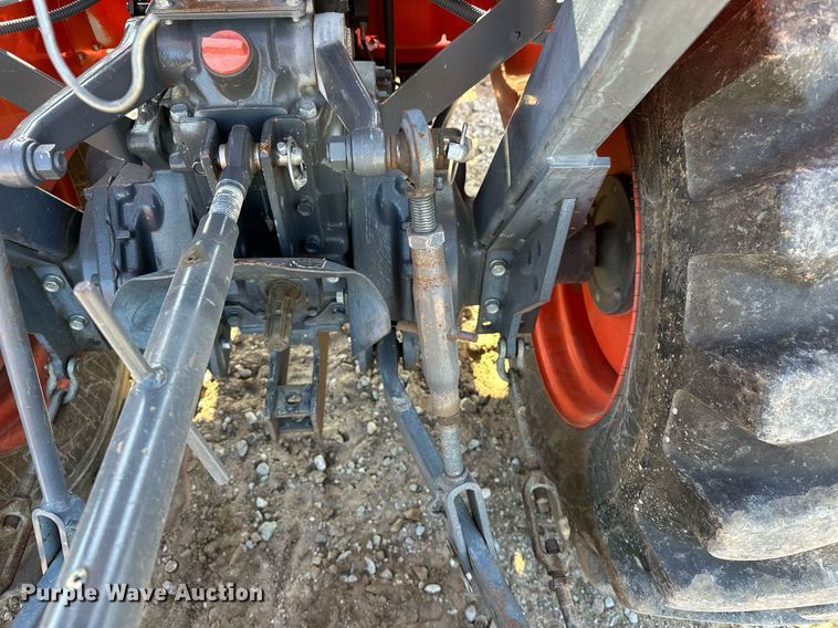 image for item EJ5192 Kubota L2501D MFWD tractor