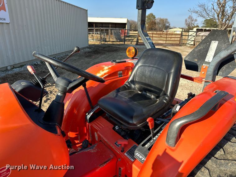 image for item EJ5192 Kubota L2501D MFWD tractor