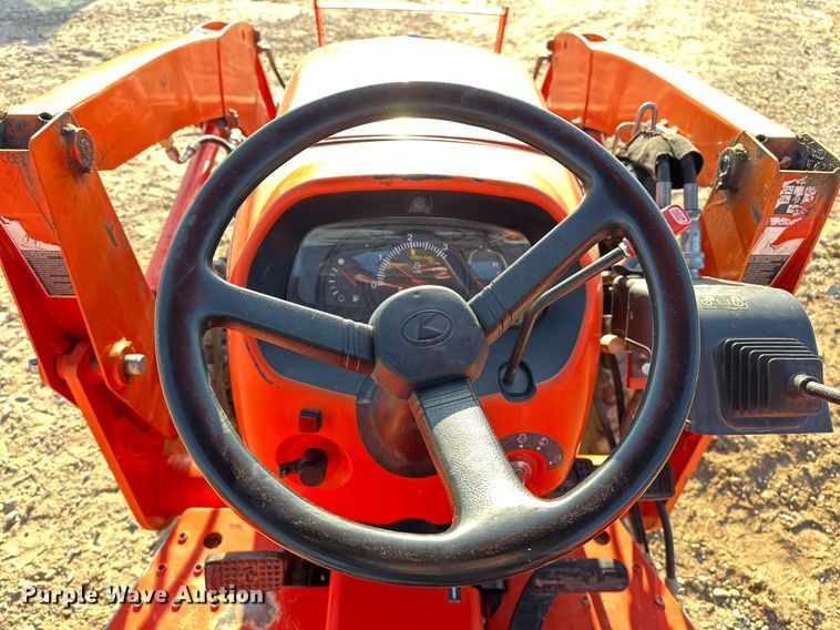 image for item EJ5192 Kubota L2501D MFWD tractor